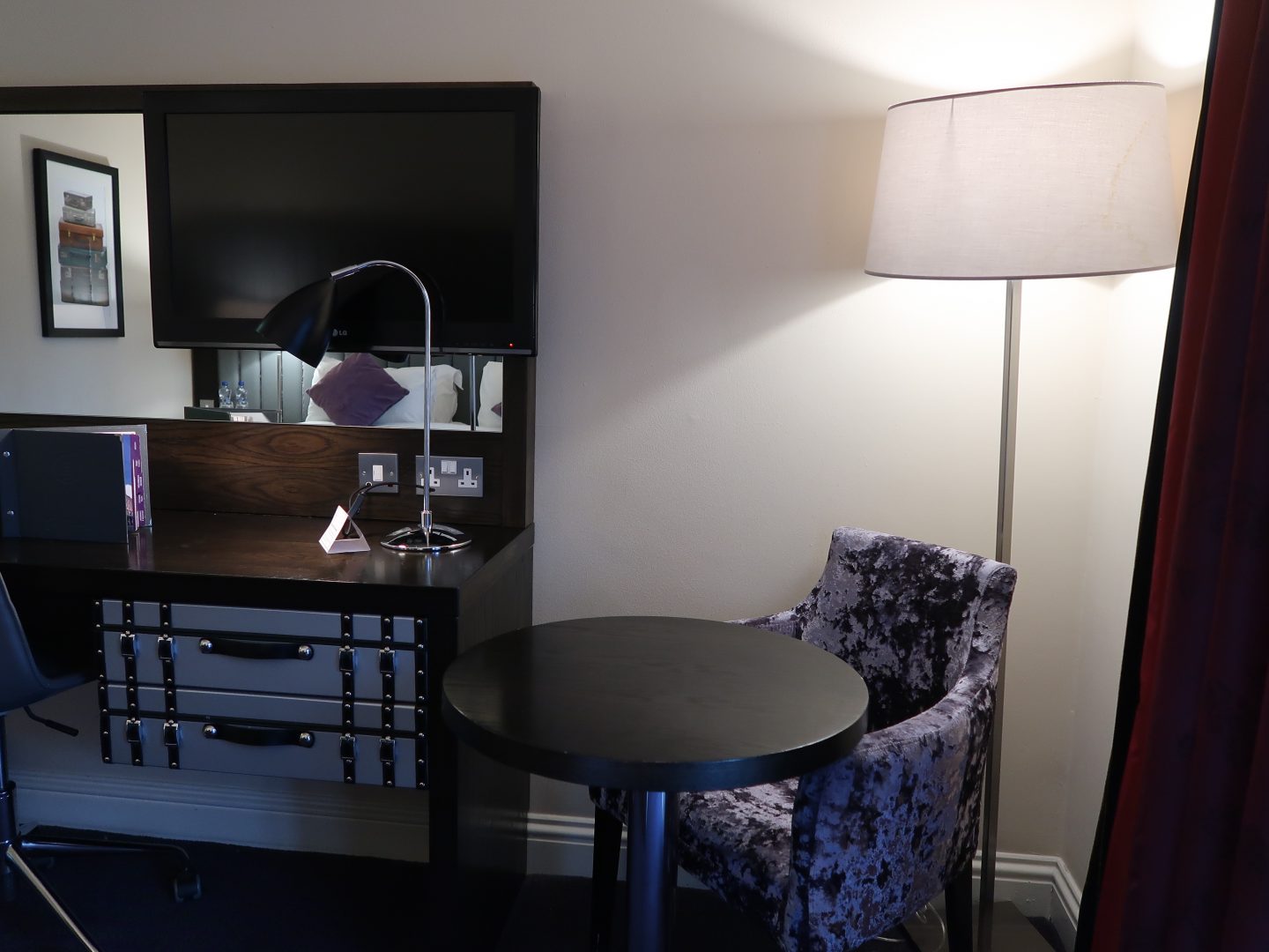 TRINITY CITY HOTEL DUBLIN REVIEW, www.nishiv.com, nishi v
