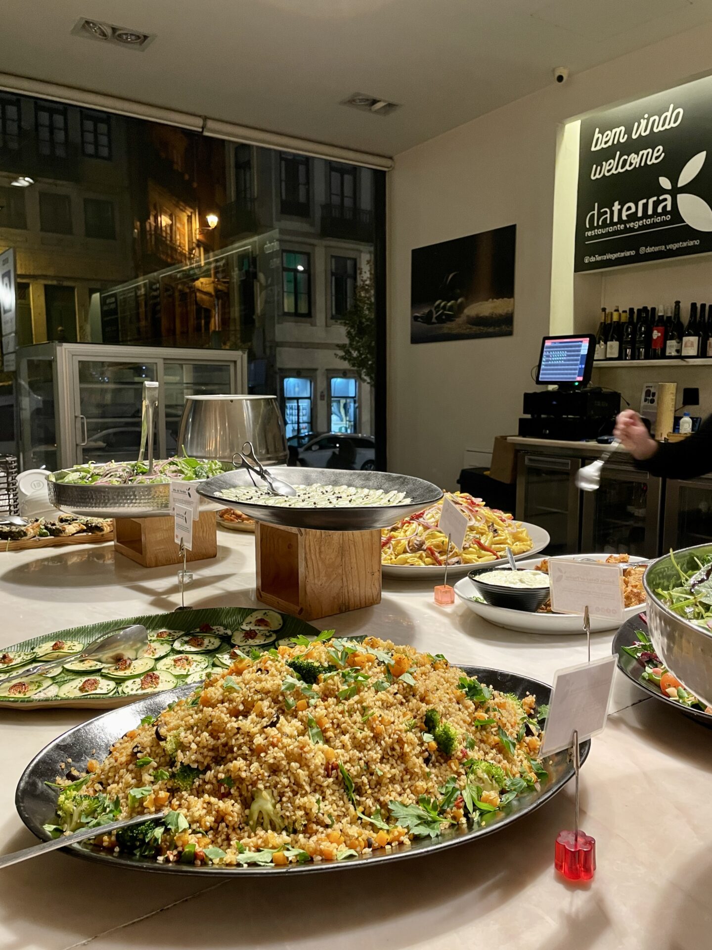 The Best Vegan and Vegetarian Restaurants In Porto - daTerra Baixa vegan buffet
