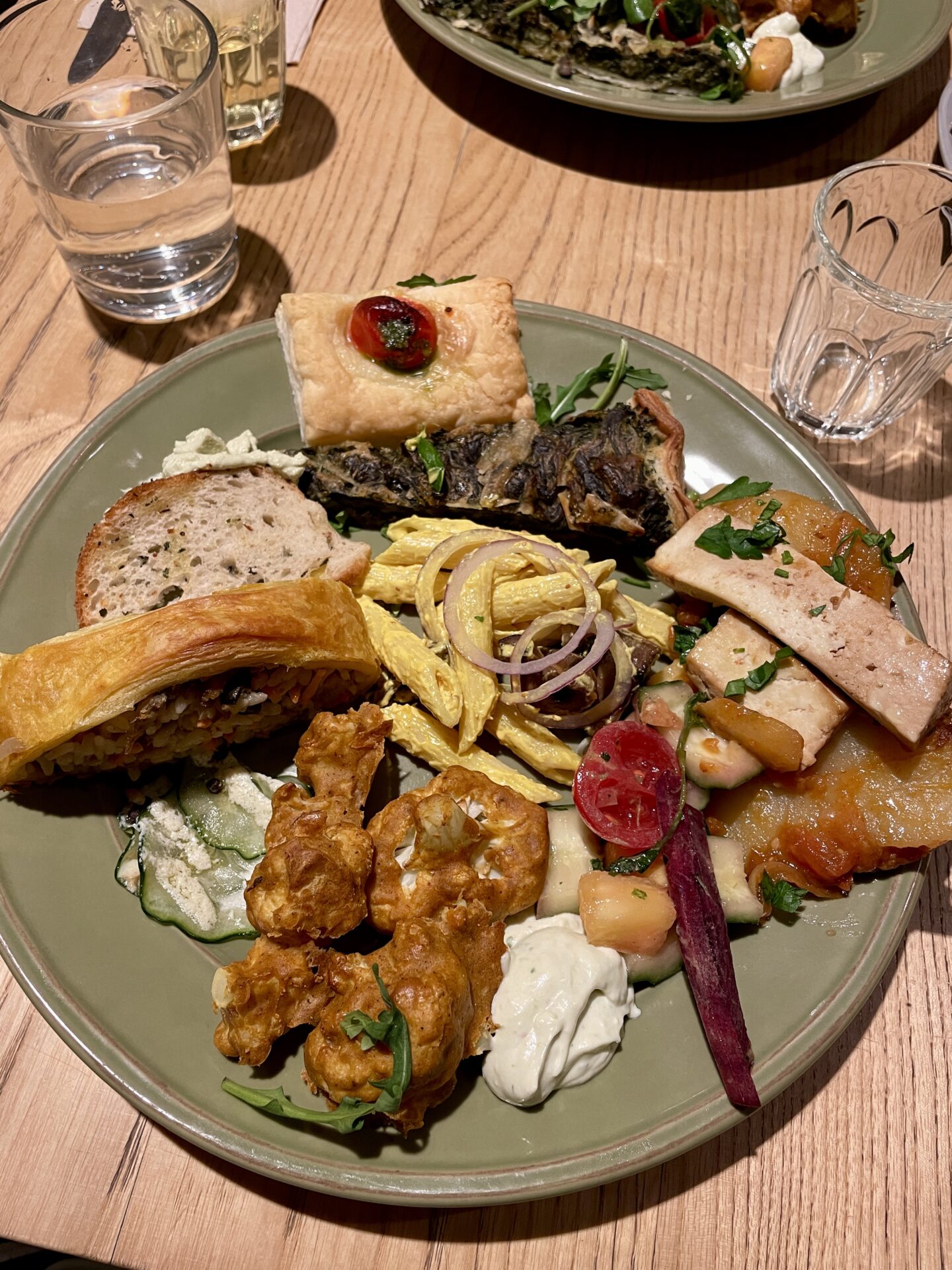 The Best Vegan and Vegetarian Restaurants In Porto - daTerra Baixa vegan buffet