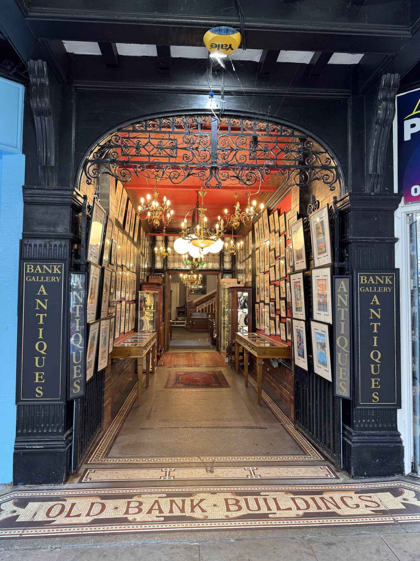 antique market in chester